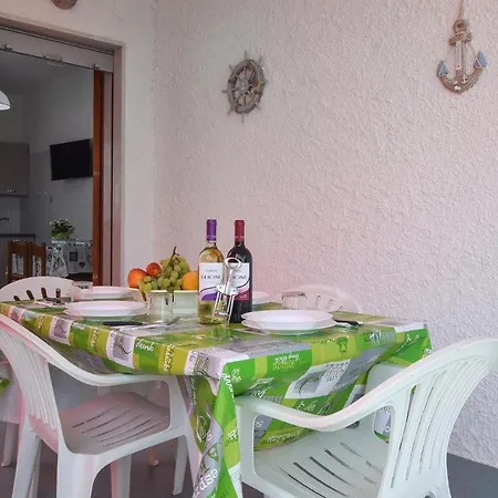 Appartamento Gorgeous In With Kitchen
